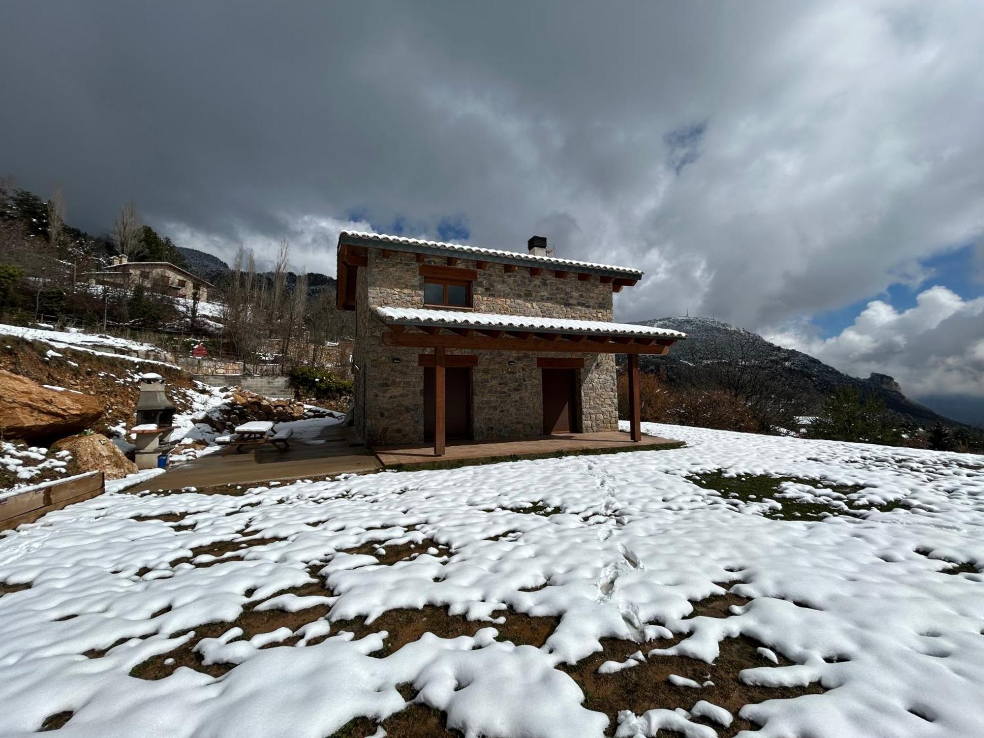 Casa De Les Escoles, Espinalbet - Alberga Castellar del Riu Екстериор снимка