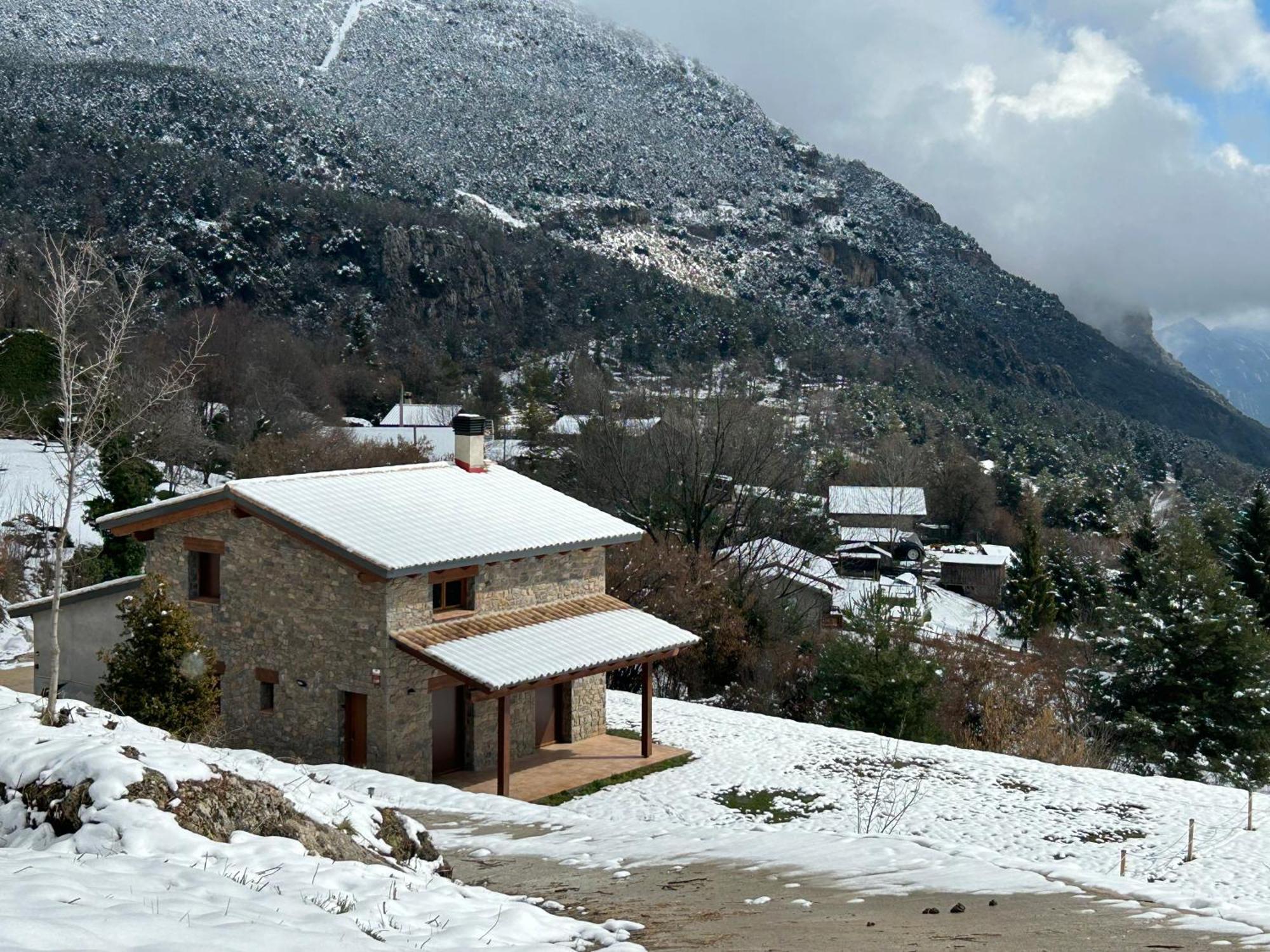 Casa De Les Escoles, Espinalbet - Alberga Castellar del Riu Екстериор снимка